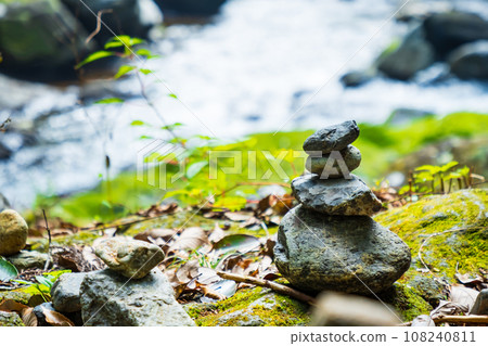 高千穗、天安川、石塔 高千穗、天安川、石塔 108240811