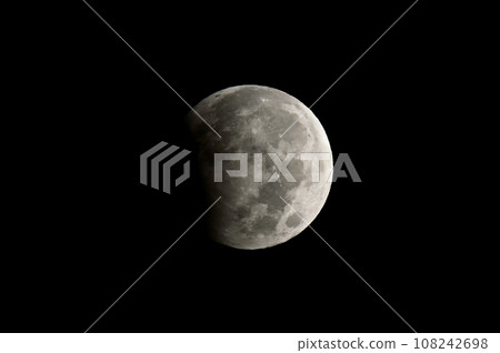 2023年10月29日黎明至黎明觀測到月偏食 108242698