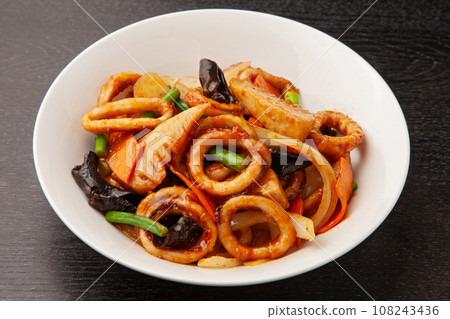 Stir-fried squid and bamboo shoots with XO sauce 108243436