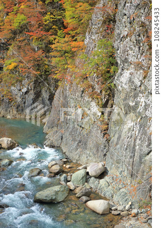 錦州的秋山鄉、前倉橋附近的中津川溪谷 108245433