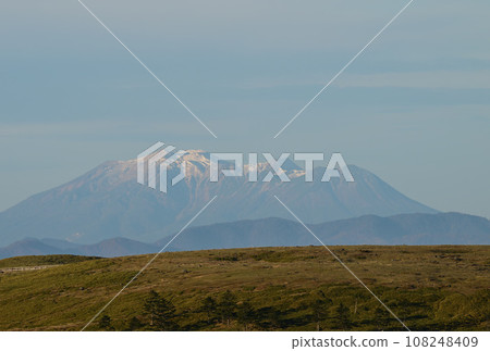 黎明時分的御嶽山 黎明時分的御嶽山 108248409