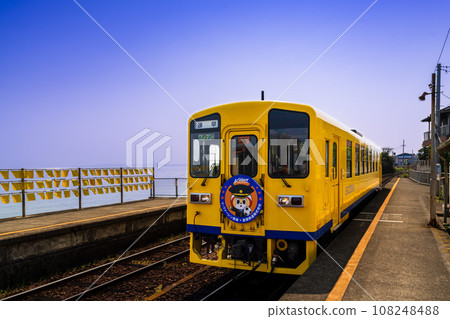 A handkerchief to pray for happiness and a train Shimabara Railway Daisan Higashi is an unmanned station (Daisan Higashi Station) where the Ariake Sea stretches out directly behind the station building. A handkerchief to pray for happiness and a train Shimabara Railway Daisan Higashi is an unmanned station (Daisan Higashi Station) where the Ariake Sea stretches out directly behind the station building. 108248488