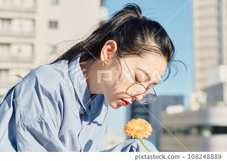 辦公室休閒商務女性 108248889