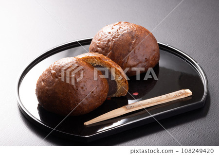 Karinto Manju 108249420