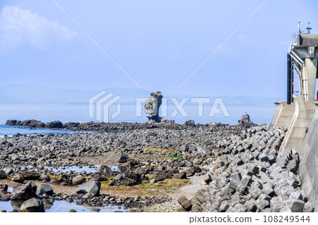 Futagoiwa，一座熔岩塔和以海洋為背景的岩石景觀，是長崎縣南島原市的旅遊勝地 108249544