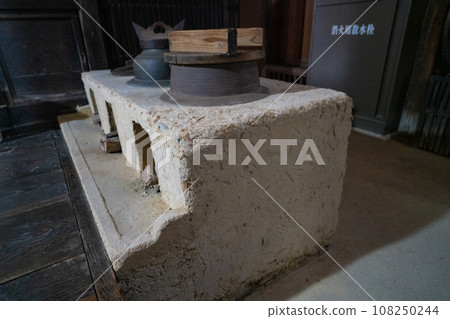 [Important Preservation District for Groups of Traditional Buildings] Kamado 1 in Kasashima Townscape Preservation Center (Maki House) Honjima, Marugame City, Kagawa Prefecture 108250244