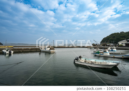 [Important Preservation District for Groups of Traditional Buildings] Kasashima - Winter Port Scenery 3 - Honjima, Marugame City, Kagawa Prefecture 108250251