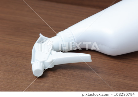 Spray, mist, mist, mist spray, watering, daily necessities, household goods, tools, water, disinfectant spray, flowers, plants, gardening 108250794