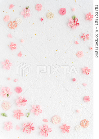 Tsumami-zaiku cherry blossoms and mizuhiki frame | Vertical composition Tsumami-zaiku cherry blossoms and mizuhiki frame | Vertical composition 108252783