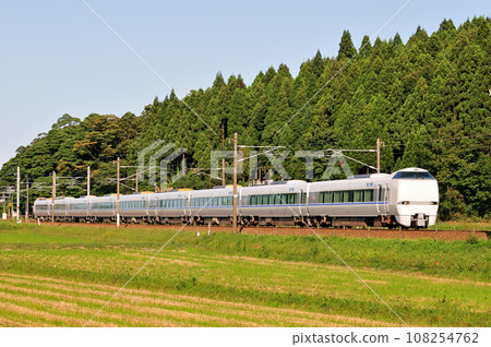 北陸本線 大聖寺牛谷 JR西日本 683系 T42編組（金澤） Thunderbird 108254762