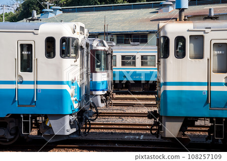 [Tokushima Station] Tokushima driving station in the morning when vehicles come and go 108257109