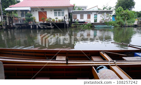Wat Sai, a countryside area in Bangkok 108257242