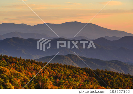 Spectacular views of the mountains bathed in the morning glow from the Bandai Azuma Skyline Spectacular views of the mountains bathed in the morning glow from the Bandai Azuma Skyline 108257563