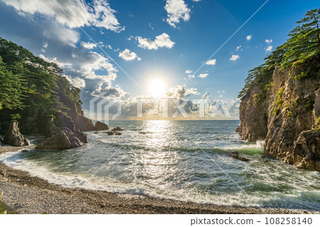 Spectacular Rock Coast - Spectacular view that combines the beauty of Matsushima and Oga - Romantic evening view 108258140