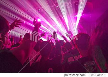 Live House: Go for it while you can 108258448