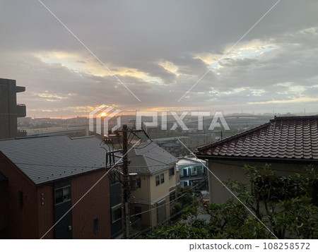 從房間看到的日出 從房間看到的日出 108258572