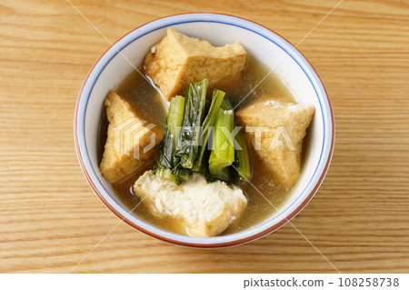Komatsuna and deep-fried stew 108258738