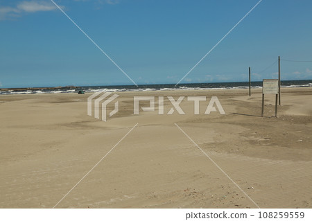 我沿著九十九里海岸散步。 我沿著九十九里海岸散步。 108259559