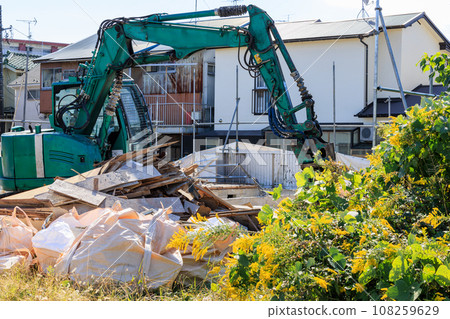 舊木獨立屋的拆除工作 108259629