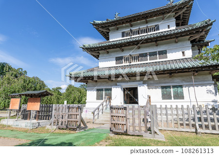 Hirosaki City, Aomori Prefecture, the only existing castle tower in the Tohoku region, Hirosaki Castle Tower on a clear day Hirosaki City, Aomori Prefecture, the only existing castle tower in the Tohoku region, Hirosaki Castle Tower on a clear day 108261313