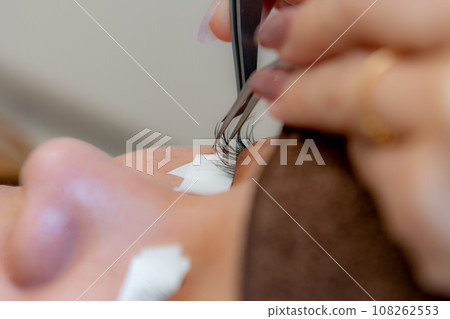 Treatment improvements at eyelash salons Treatment improvements at eyelash salons 108262553