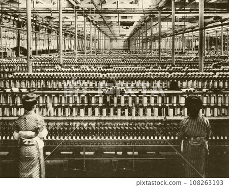 Osaka spinning factory during the Taisho era 108263193