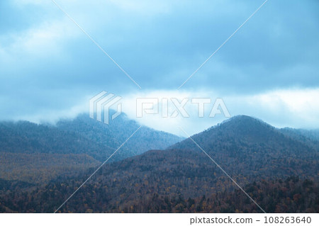 Majestic mountain 108263640