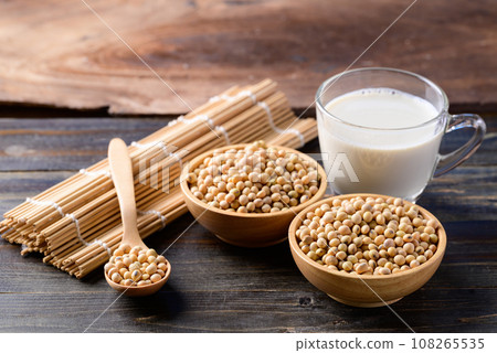 Soybean seed and soy milk on wooden background, Healthy drink 108265535