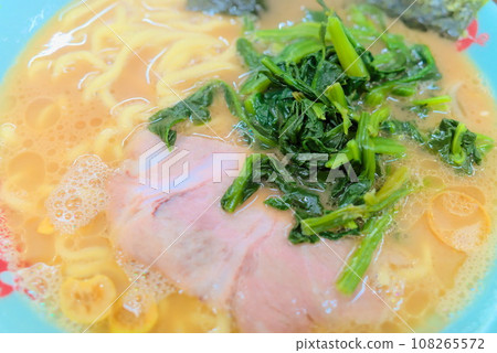 Rich tonkotsu-flavored family ramen Rich tonkotsu-flavored family ramen 108265572