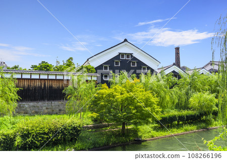 Sake brewery view from the Horikawa River in Fushimi, Kyoto 108266196