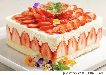 Fraisier Cake with Panna Cotta Fraisier Cake with Panna Cotta 108266321