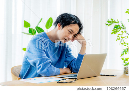 中年男子擔心遠距辦公 108266667