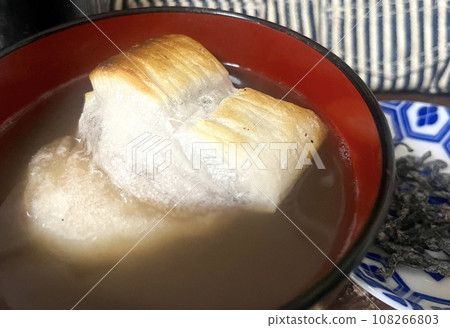 Oshiruko with rice cake and salted kelp Oshiruko with rice cake and salted kelp 108266803