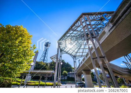 日本的橫濱市容在橫濱市營地鐵前面俯瞰中川站 108267001