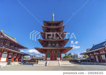 The central temple of Shitennoji, Osaka (Five-storied pagoda, Niomon) 108268181