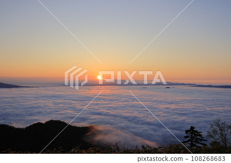 北海道津別峠的清晨與雲海 北海道津別峠的清晨與雲海 108268683