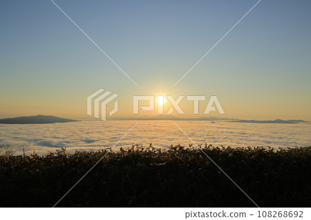 北海道津別峠的清晨與雲海 北海道津別峠的清晨與雲海 108268692