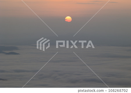北海道津別峠的清晨與雲海 北海道津別峠的清晨與雲海 108268702