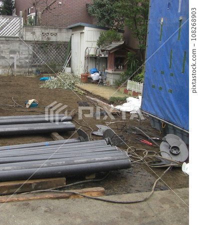 Construction site for steel pipe pile driving to strengthen the ground Construction site for steel pipe pile driving to strengthen the ground 108268903