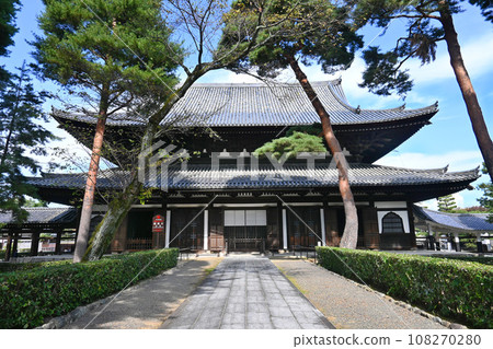 Japan's oldest hall of worship, Shokokuji Temple, Kyoto City, visited on a clear autumn day Japan's oldest hall of worship, Shokokuji Temple, Kyoto City, visited on a clear autumn day 108270280
