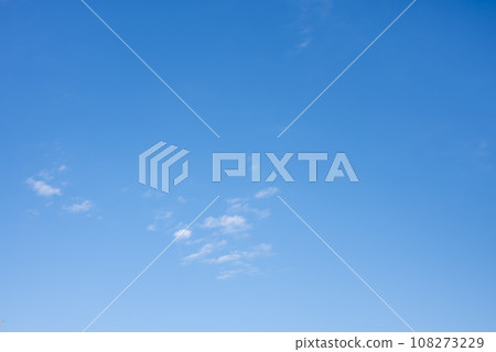 Autumn sky blue sky image [Tokyo] 108273229