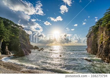 Spectacular Rock Coast - Spectacular view that combines the beauty of Matsushima and Oga - Romantic evening view 108273794