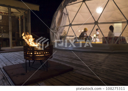 Glamping facility image at night 108275311