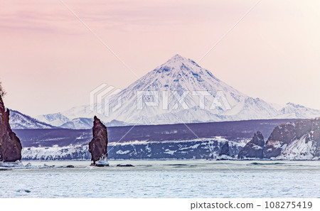 Vilyuchinsky volcano and avacha bay in winter on kamchatka peninsula 108275419