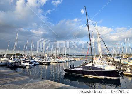 Yachts moored at Enoshima Yacht Harbor Yachts moored at Enoshima Yacht Harbor 108276992