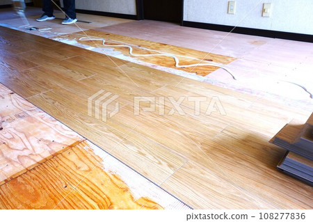 更換地板施工中 更換地板施工中 108277836