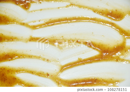 food stain left after eat on dish in white background 108278151