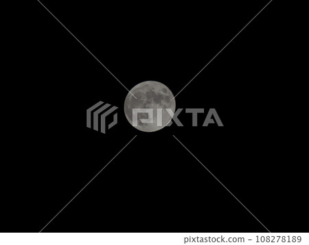Full moon floating in the night sky Full moon floating in the night sky 108278189