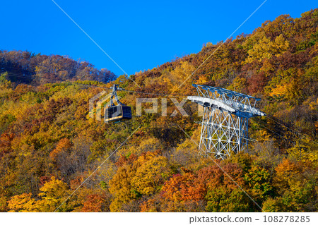 藻岩山索道和秋葉_6054 藻岩山索道和秋葉_6054 108278285