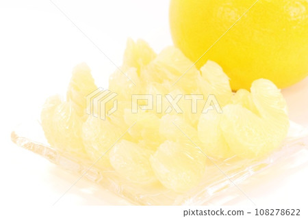 Tosa Buntan Peeled Glass Plate Bright Background Dessert 108278622